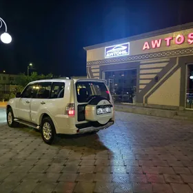 Mitsubishi Pajero 2007
