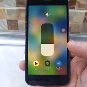 iPhone 8