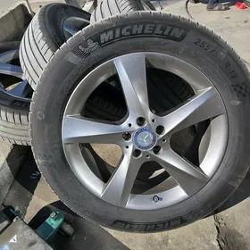 ML/GL350 255/55R19