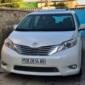 Toyota Sienna 2015