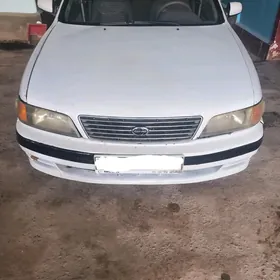 Nissan Cefiro 1998