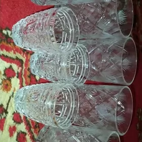 сервант и посуда
