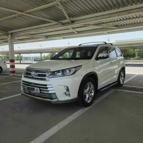 Toyota Highlander 2019