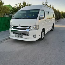 Toyota Hiace 2005