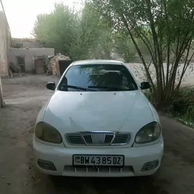 Daewoo Lanos 2002
