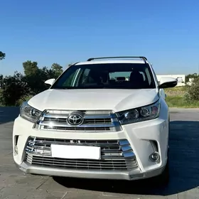 Toyota Highlander 2019