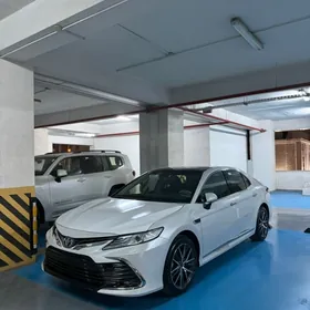 Toyota Camry 2024