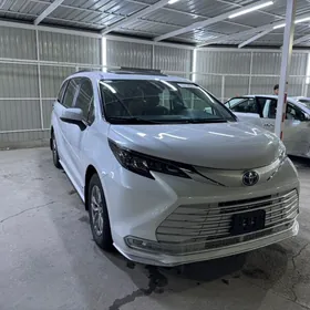 Toyota Sienna 2021