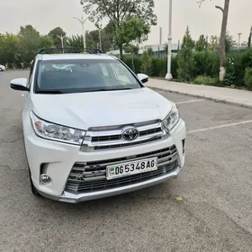 Toyota Highlander 2019