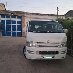 Toyota Hiace 2008