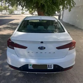 Hyundai Elantra 2020