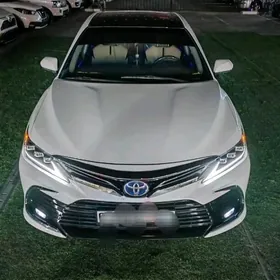 Toyota Camry Hybrid 2020