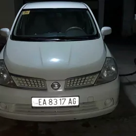 Nissan Tiida 2007