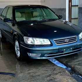 Toyota Camry 1999