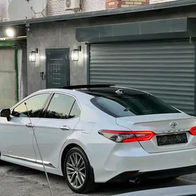 Toyota Camry 2018