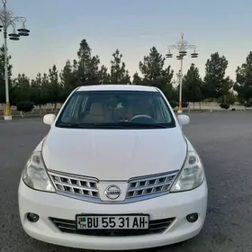 Nissan Versa 2010