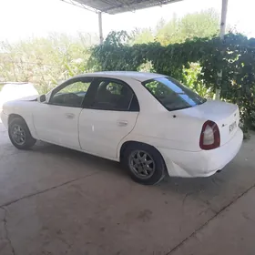 Daewoo Nubira 1999