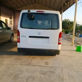 Toyota Hiace 2025