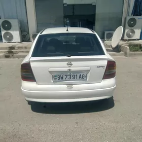 Opel Astra 2003