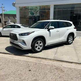Toyota Highlander 2020