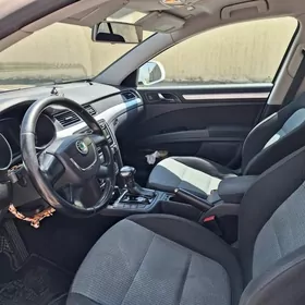 Skoda Superb​ 2011