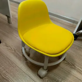стул детский на колесах