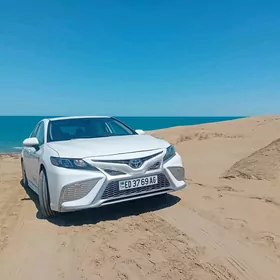 Toyota Camry 2021