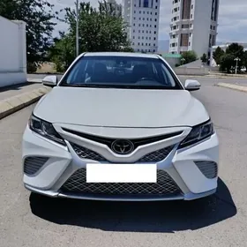 Toyota Camry 2019