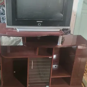 Телевизор с подставкой