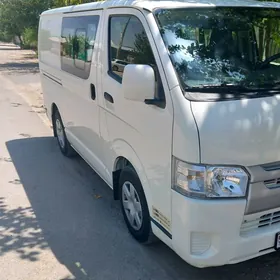 Toyota Hiace 2021