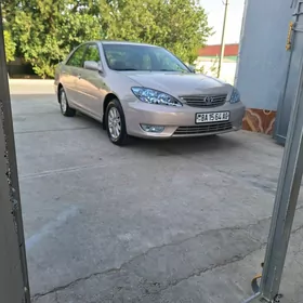 Toyota Camry 2004