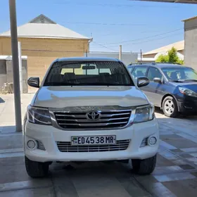 Toyota Hilux 2013