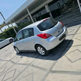 Nissan Versa 2012