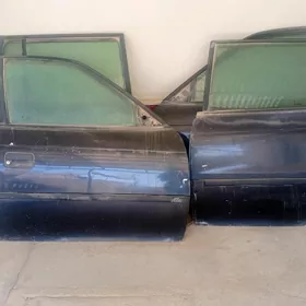 Opel Astra gapylar