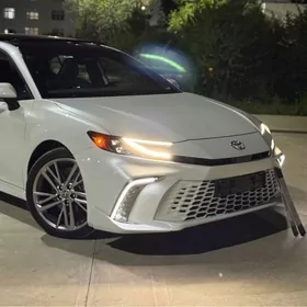 Toyota Camry 2025