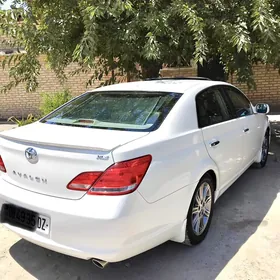 Toyota Avalon 2010