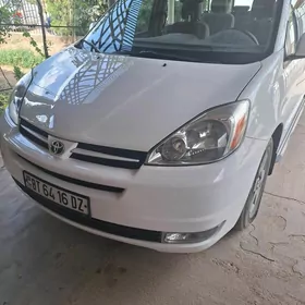 Toyota Sienna 2004