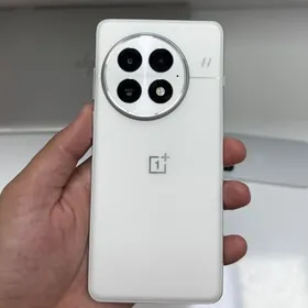 One plus 13 12/256gb