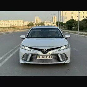 Toyota Camry 2018