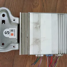 jbl usilitel