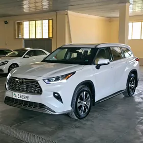 Toyota Highlander 2020