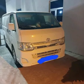 Toyota Hiace 2012