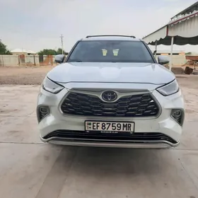 Toyota Highlander 2022