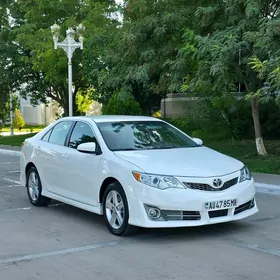 Toyota Camry 2013