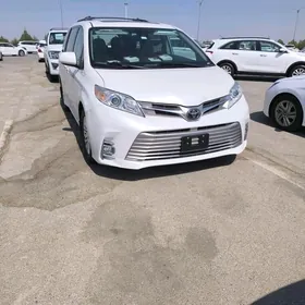 Toyota Sienna 2019