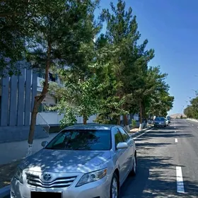 Toyota Camry 2011