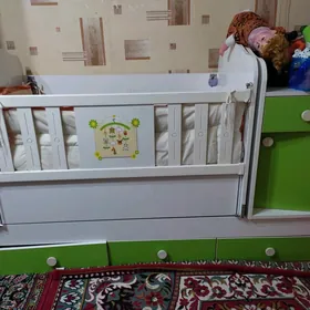детская кроватка