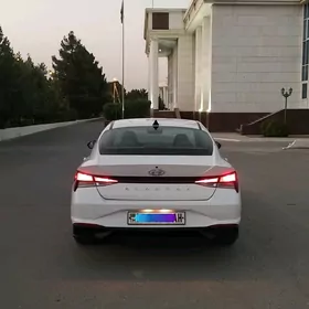 Hyundai Elantra 2021