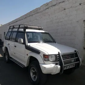 Mitsubishi Pajero 1993