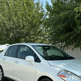 Nissan Versa 2010